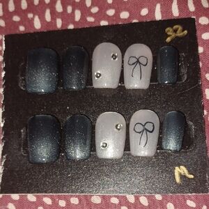 Hand Crafted Black and Gray Nail Set